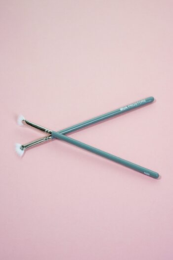 M20. MUA Groomed Lash Brush - Image 5