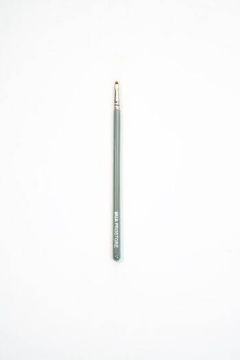 M22. MUA Details Eyeliner