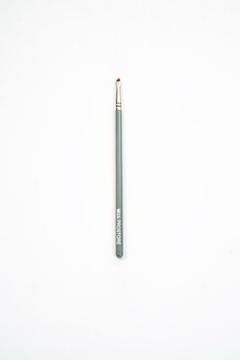 M21. MUA Winged Eyeliner Brush