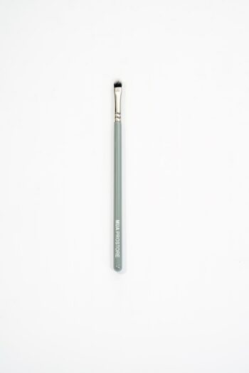 M14. MUA Smallest Eye Brush