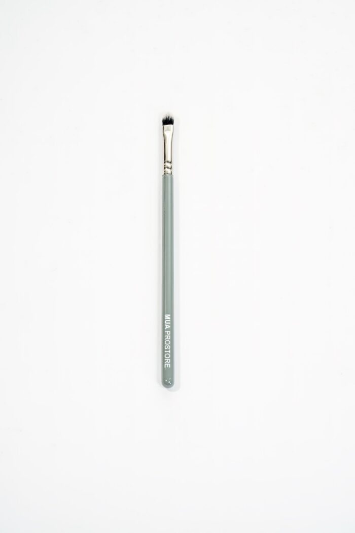 M14. MUA Smallest Eye Brush - Image 1