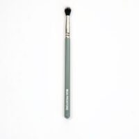 M11. MUA Fluffy Eye Brush