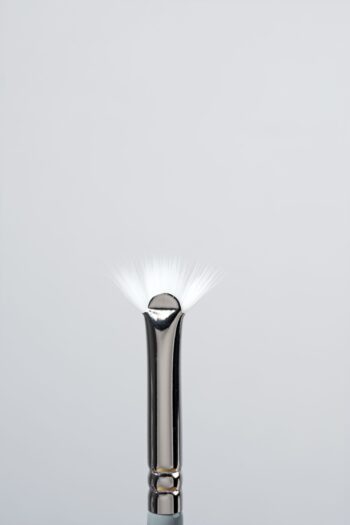 M20. MUA Groomed Lash Brush - Image 3