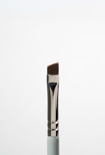 M18. MUA Groomed Brow Brush - Image 2