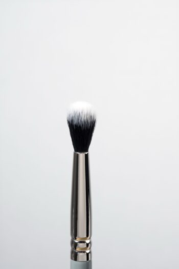 M11. MUA Fluffy Eye Brush - Image 2