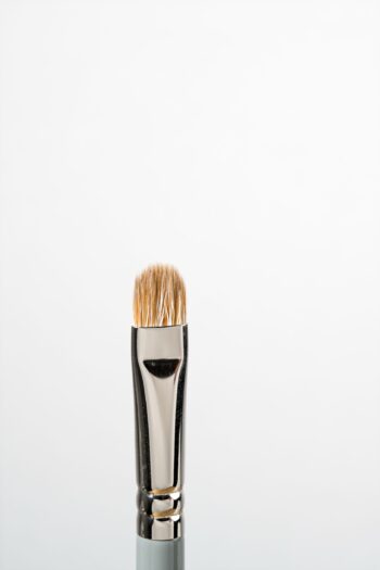 M10. MUA Flat Brush Eyes - Image 2